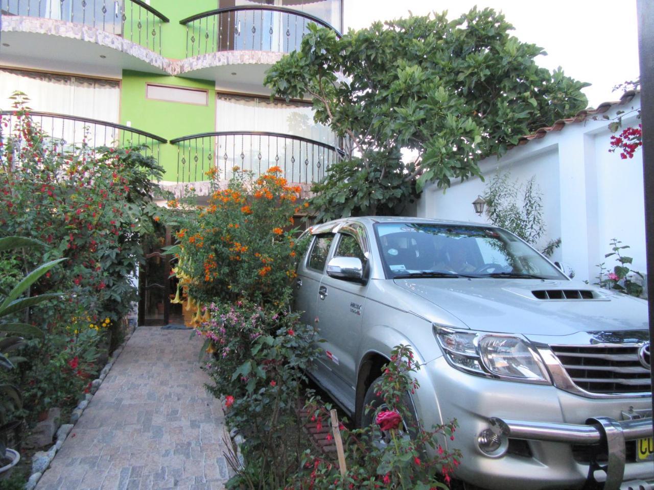 Hotel Quilla House 2 Urubamba Exterior photo